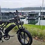 Houseboats Mookerplas Met Dakterras Ferienhaus