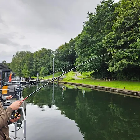 Hébergement de vacances Houseboat Marina Mookerplas Met Dakterras | 4 - 6 Personen *