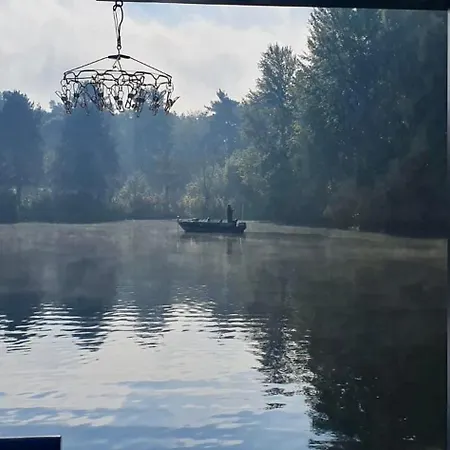 Houseboats Mookerplas Met Dakterras 度假居 *
