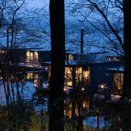 Feriehus Houseboats Mookerplas Met Dakterras Middelaar