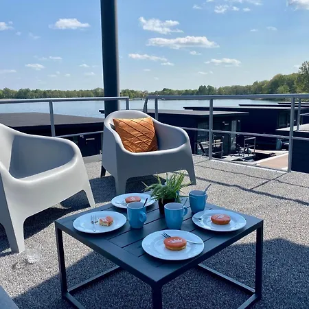 Houseboat Marina Mookerplas Met Dakterras | 4 - 6 Personen Middelaar
