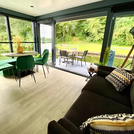 Houseboat Marina Mookerplas Met Dakterras | 4 - 6 Personen