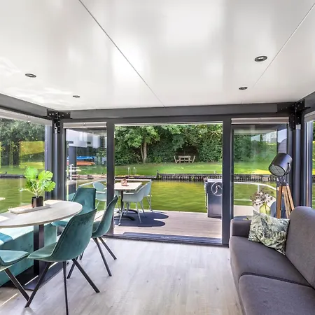 Houseboat Marina Mookerplas Met Dakterras | 4 - 6 Personen Дом отдыха *