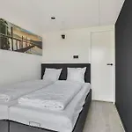 Houseboats Mookerplas Met Dakterras بيت للعطل *