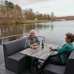 Houseboats Mookerplas Met Dakterras بيت للعطل Middelaar