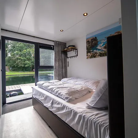 Houseboats Mookerplas Met Dakterras Casa de Férias Middelaar